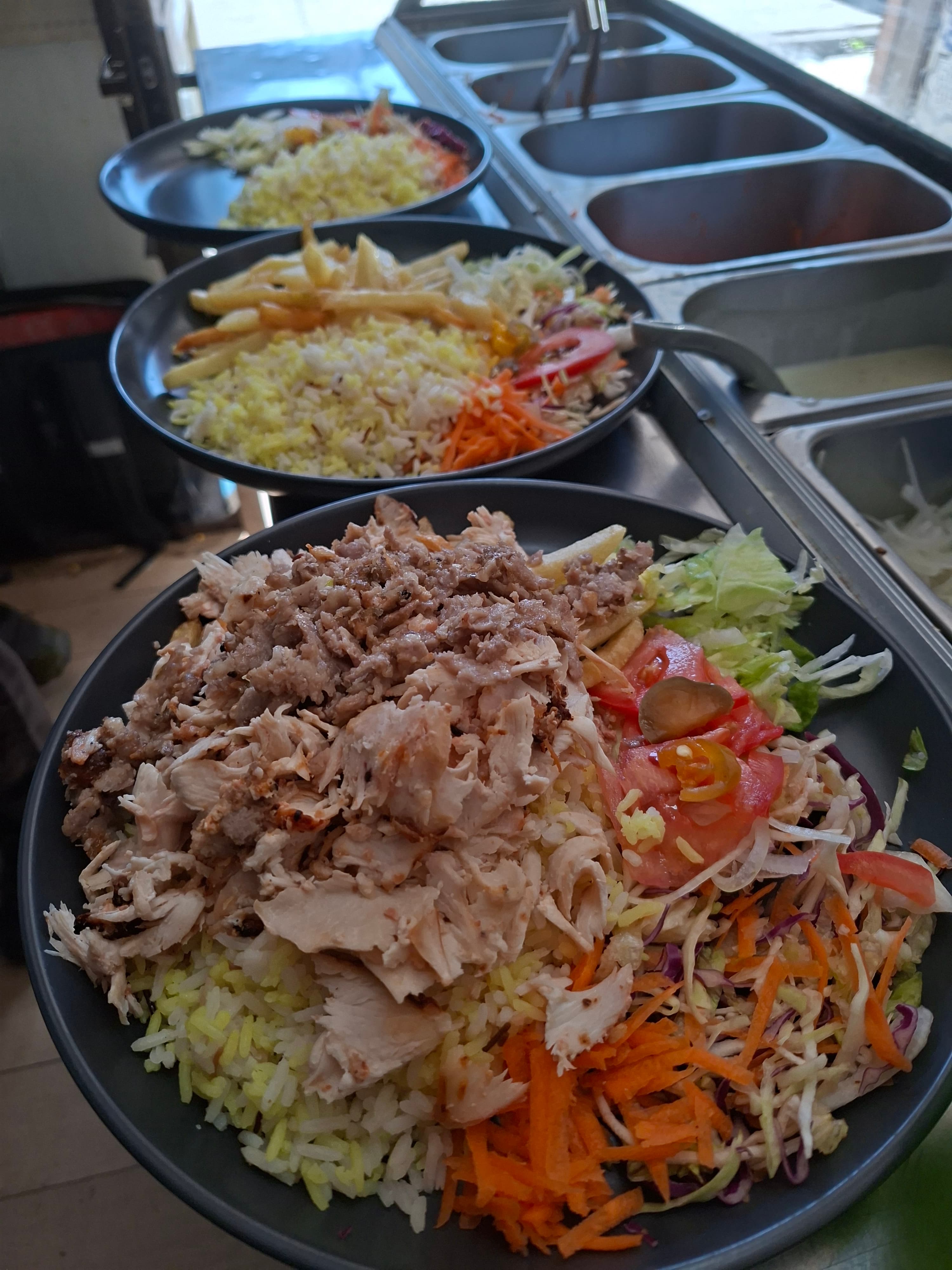 Kebab plato arroz